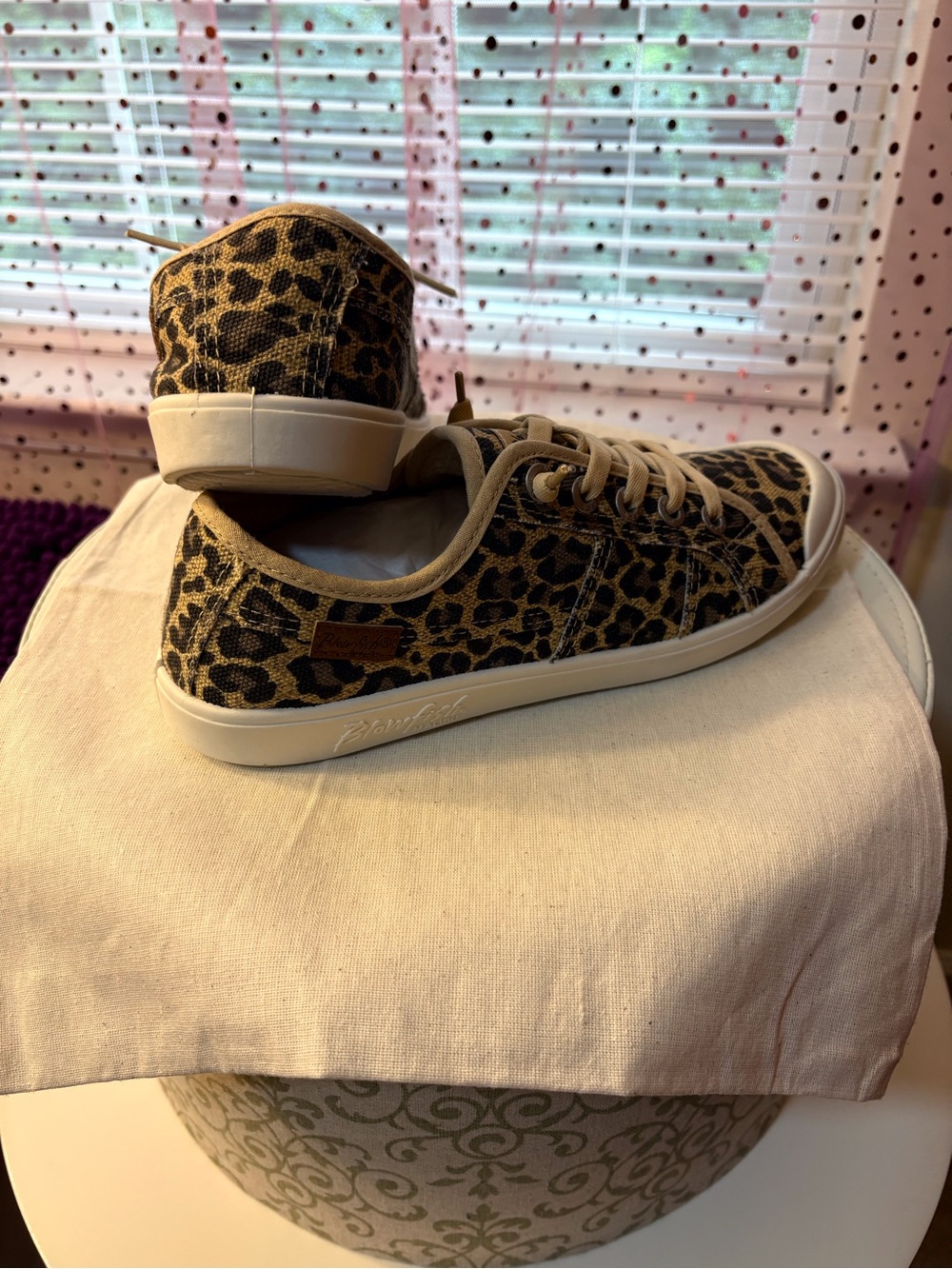 Blowfish Malibu Sneakers (NWOT) - Picture 4 of 7